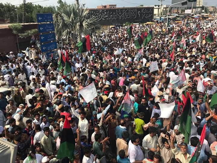 Saleemkhas1122's tweet photo. چیئرمین پاکستان پیپلزپارٹ�� بلاول بھٹو زرداری چینوٹ مین عوامی ریلی سے خطاب کررہے ہیں 
@BBhuttoZardari @BakhtawarBZ @AseefaBZ @MediaCellPPP @JavedNLaghari https://t.co/CwCODmmlMX