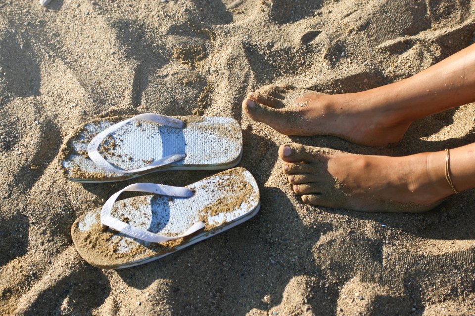 Profiledynamics's tweet photo. Werken en vakantie. Hoe ga jij hiermee om? Neem je volledig afstand om daarna met frisse geest weer te beginnen? #Gele drijfveren. Of richt je je helemaal op jouw gezin? #Paarse drijfveren. https://t.co/guBV5MaAcw. https://t.co/rK6EnwhPja