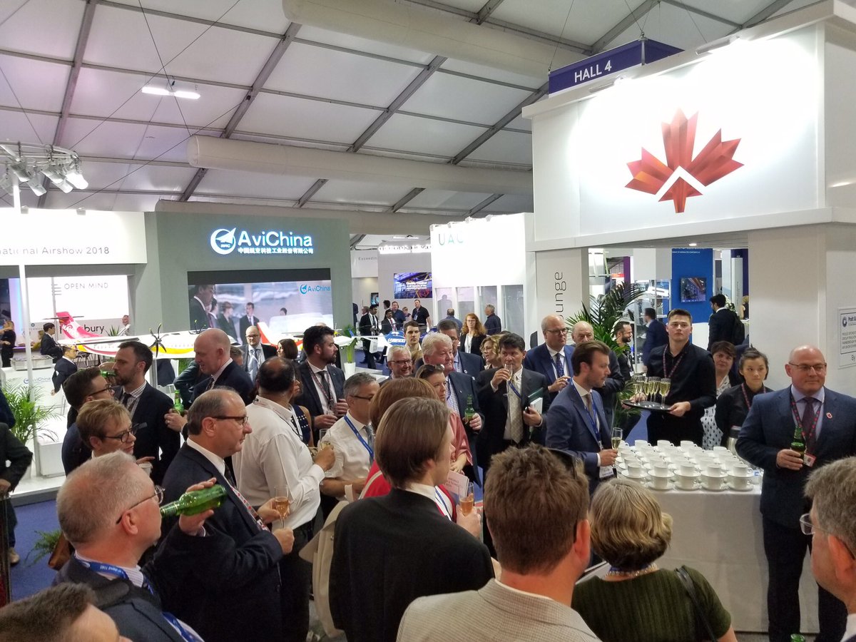 QuebecUK's tweet photo. From ocean to ocean: the delegation is exchanging ideas with other Canadian organisations @AeroMontreal #QcAero #FIA18qc #Canada #DGQL https://t.co/ATStfaXCYz