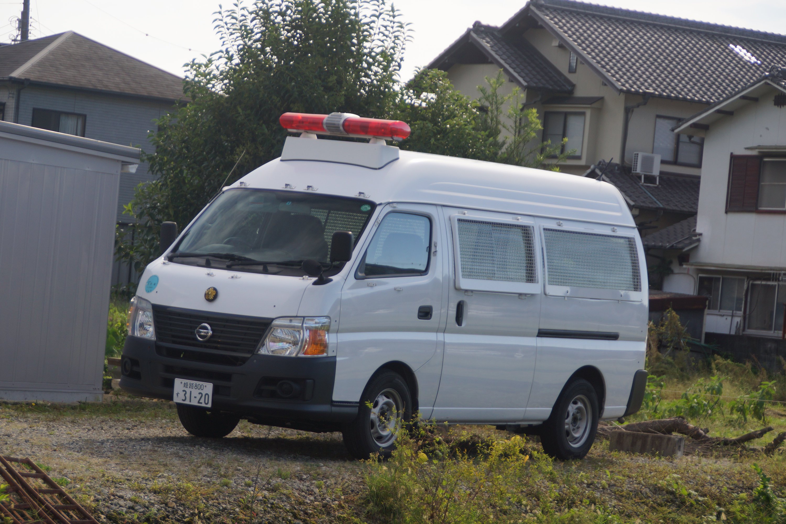 無賃乗車お断り 警察車両の種類を判別するのは本当に難しい 私のような歴の長い熟練者でもない素人はよく種類を間違える コツとしては構造 車体の形状など常に見える所で識別することだ 私くらいまで知識が増えると遠目に見ただけで判断が出来るよう