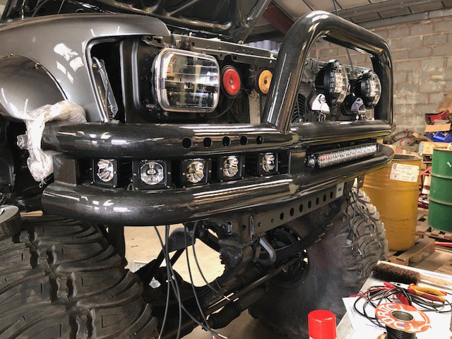 TruckLiteEurope's tweet photo. Great progress on this @KandSMcKenzie truck! Looking forward to seeing the end result. Currently fitted with Radiance bars and pods, SR Series and A Series lamps. #rigidindustries #ledlighting #offroad #trucklite #rigidnation https://t.co/yJob4hULka