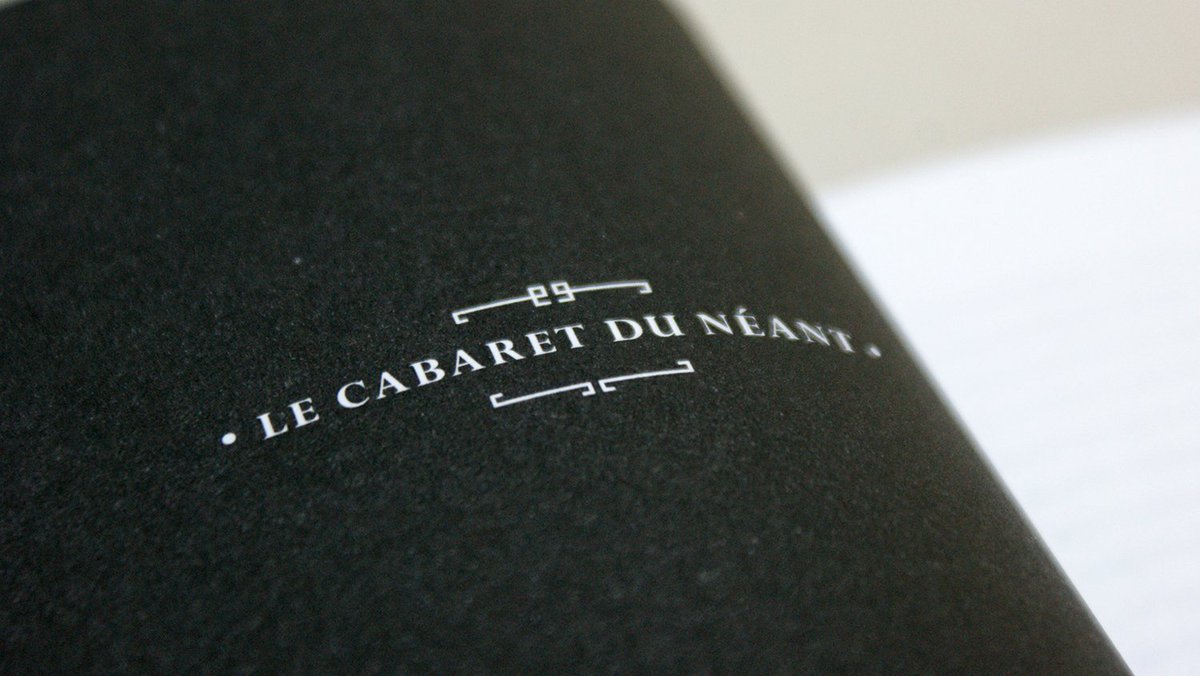 "J’ai longtemps vécu avec des fantômes. Leur compagnie m’a enseigné à  traverser les murs de ce monde avec la même élégance un brin surannée.  Ceci pourrait être mon épitaphe cinématographique, quoique je ne sois  pas pressé de tirer ma révérence." Cendors
Photos: Juliette Maroni
