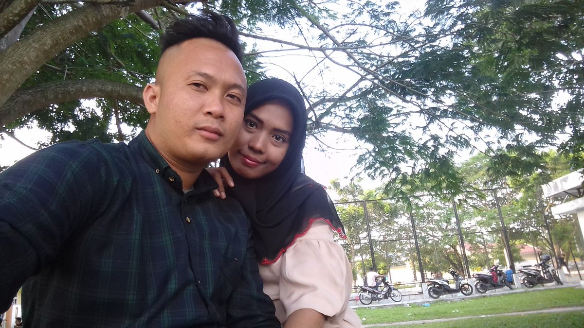 Pacar jelek yang penting baik 😊😊😊