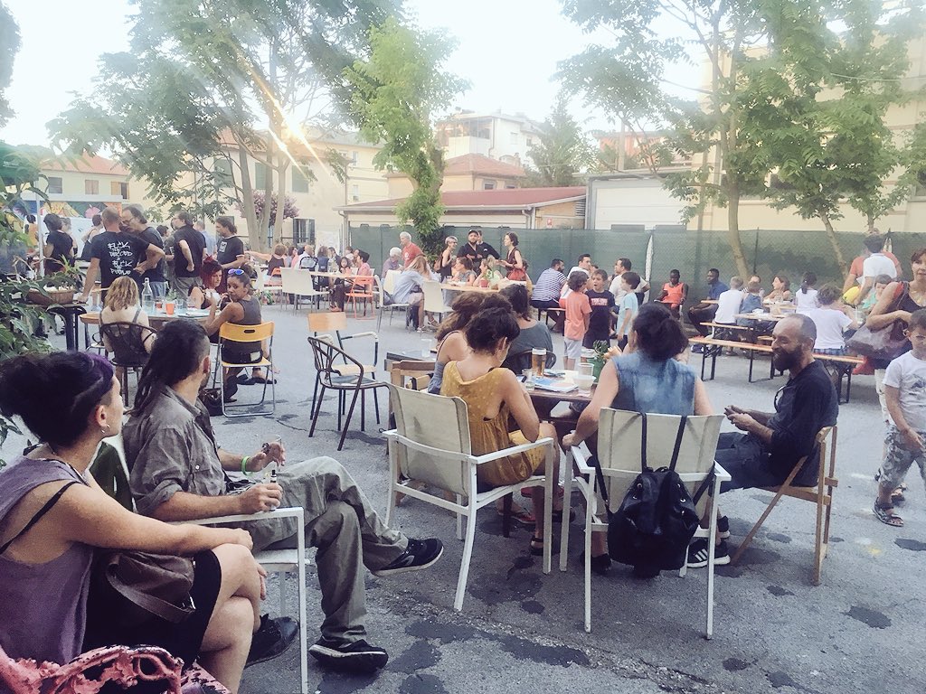 LabPazProject's tweet photo. Mostra mercato i custodi del Cibo ieri abbiamo ricordato l’anniversario della nascita di due grandi che camminano con noi Madiba Nelson Mandela e Don Gallo. #dirittixtutti #vitadegna #foodkeepers #madibers https://t.co/YTJUIDEZuu