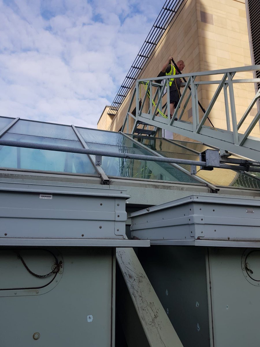 UnityGroupLtd's tweet photo. Great team work to all the team involved in this one #glassroofcleaning #unitygroupltd #teamwork https://t.co/AeqHLwwo8h