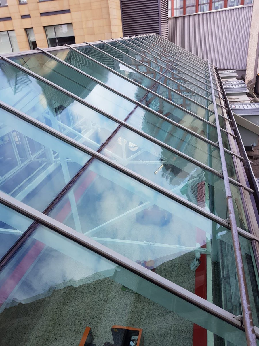 UnityGroupLtd's tweet photo. Great team work to all the team involved in this one #glassroofcleaning #unitygroupltd #teamwork https://t.co/AeqHLwwo8h