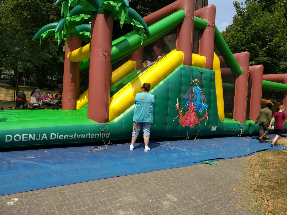 jolanda19810530's tweet photo. Hij staat ! en ach het staat best 😉 @DOENJAutrecht @WijkEnCo @Overvecht https://t.co/bTXZJMwCFu