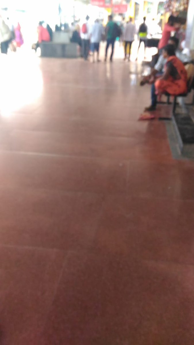 rahulhazare1's tweet photo. #Gulbarga stn of #Solapur Div is neat n clean Good work by entire team of @DrmSolapur and @SolapurSr #cleanindia #healthyindia keep it up Sir @RailMinIndia @cprocrly @PMOIndia @GM_CRly https://t.co/DgsGWzdkZc