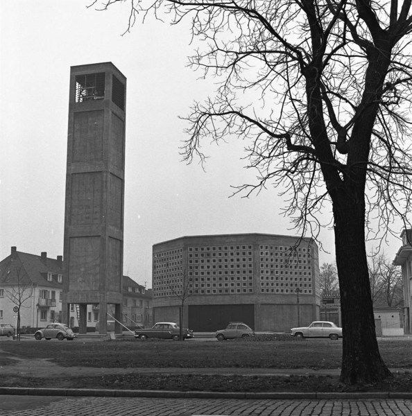 https://germanpostwarmodern.tumblr.com/post/170503962412/lukaskirche-1963-64-in-karlsruhe-germany-by