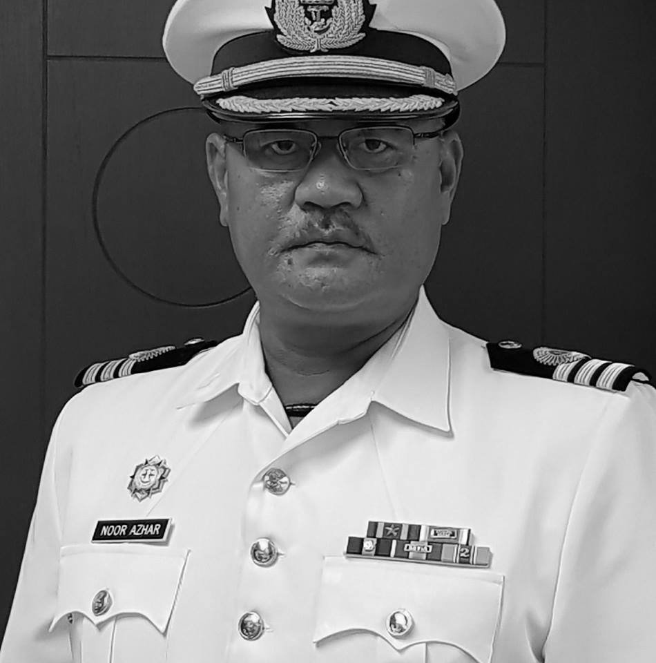 Perginya seorang pemimpin, 
Tuan akan sentiasa berada dalam kenangan dan doa kami,
Semoga tuan tenang di sana.