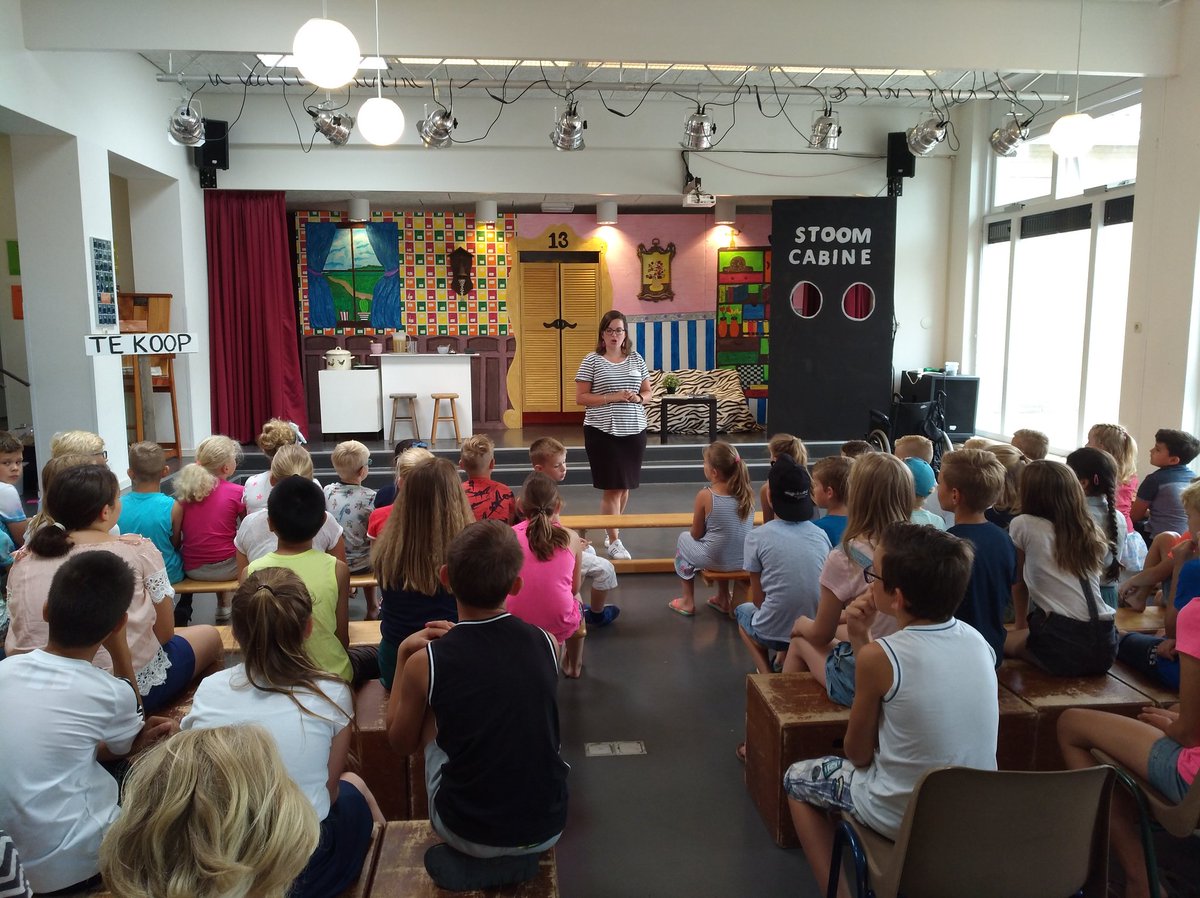 Fontein7's tweet photo. Spannend....musical groep 8, try out! #musical #hoteltekoop #GbsDeFonteinEnschede https://t.co/qJqGyFpnV6