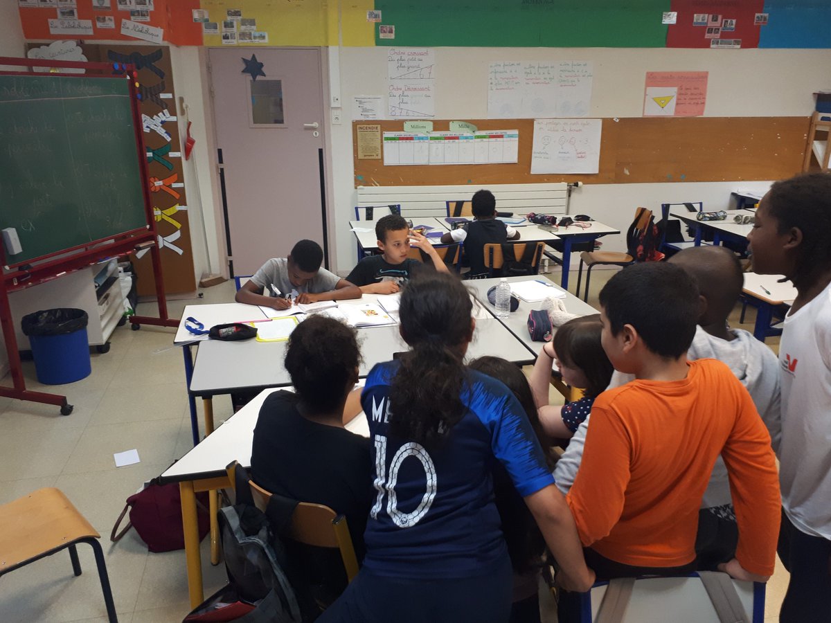 Dans les coulisses du court-métrage "Le harcèlement vu par des élèves", écrit et réalisé en stop motion par des élèves de CM2 d'une école élémentaire de Gonesse (95). 🎬
#JeudiPhoto 

Pour visionner leur film >>> bit.ly/2zYTYe6