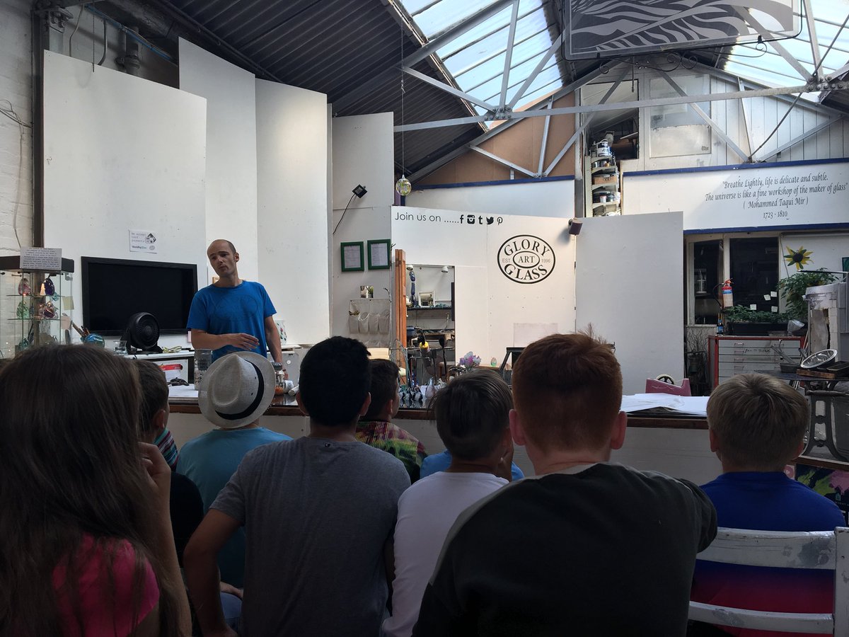 guignardabbots's tweet photo. Glass blowing demonstration https://t.co/8T0PYYNLdk