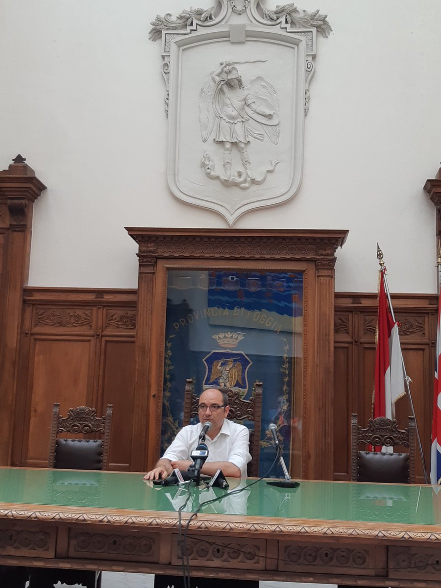 RiccardiAngelo's tweet photo. Io con #Lotras ho ottimi rapporti, ma numericamente che tipo di ricadute abbiamo? Nessuno lo sa.
Lotras è un ottimo imprenditore, ma un finanziamento pubblico di 40milioni di euro va valutato.
@Statoquotidiano @fpaolocampo @bordomichele @immediatonet @IlMattinoFoggia https://t.co/18INNN0NyC