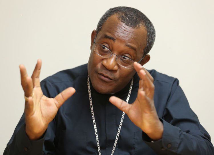 L'archevêque de Cap-Haïtien🇭🇹 va assigner l'État français en justice "pour ingérence dans un processus électoral à l'étranger".
Il "ne reconnaît pas la pleine légitimité du pontificat de Léon XIV qui semble résulter des duperies d'E. #Macron".

#Macron20h