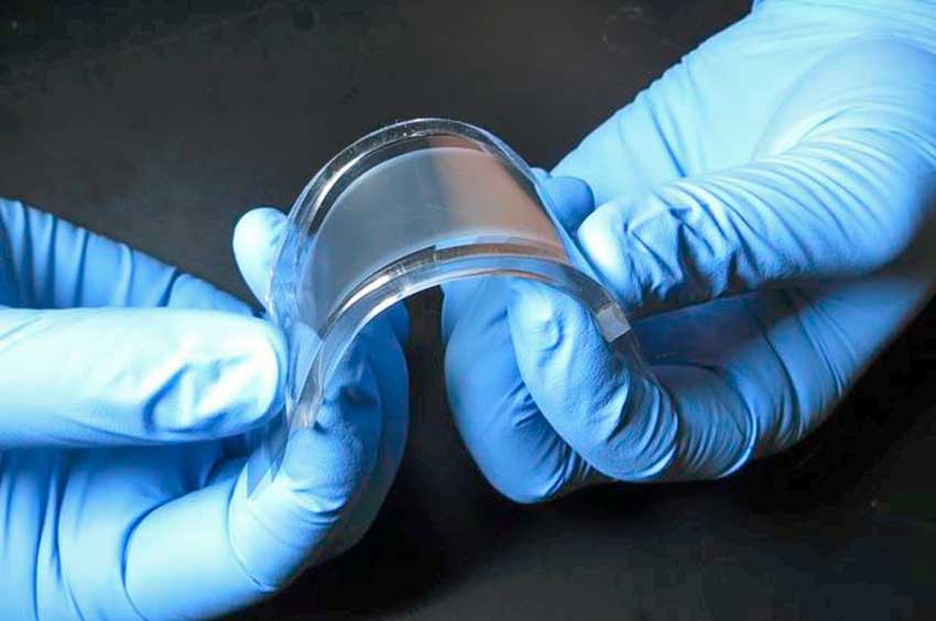 ResRevPolymer's tweet image. Researchers have designed a polymer #material that can change its structure in response to #light converting from a rigid substance to a softer one that can heal itself when damaged.Explore at bit.ly/2tiDyrq #polymer #ThursdayThoughts