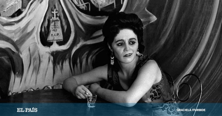 Fotos: La mirada antropológica de Graciela Iturbide bit.ly/2Nta4yu La gran fotógrafa mexicana expone 70 de sus imágenes en el Centro de Arte Alcobendas <a href="/elpais_cultura/">El País Cultura</a>