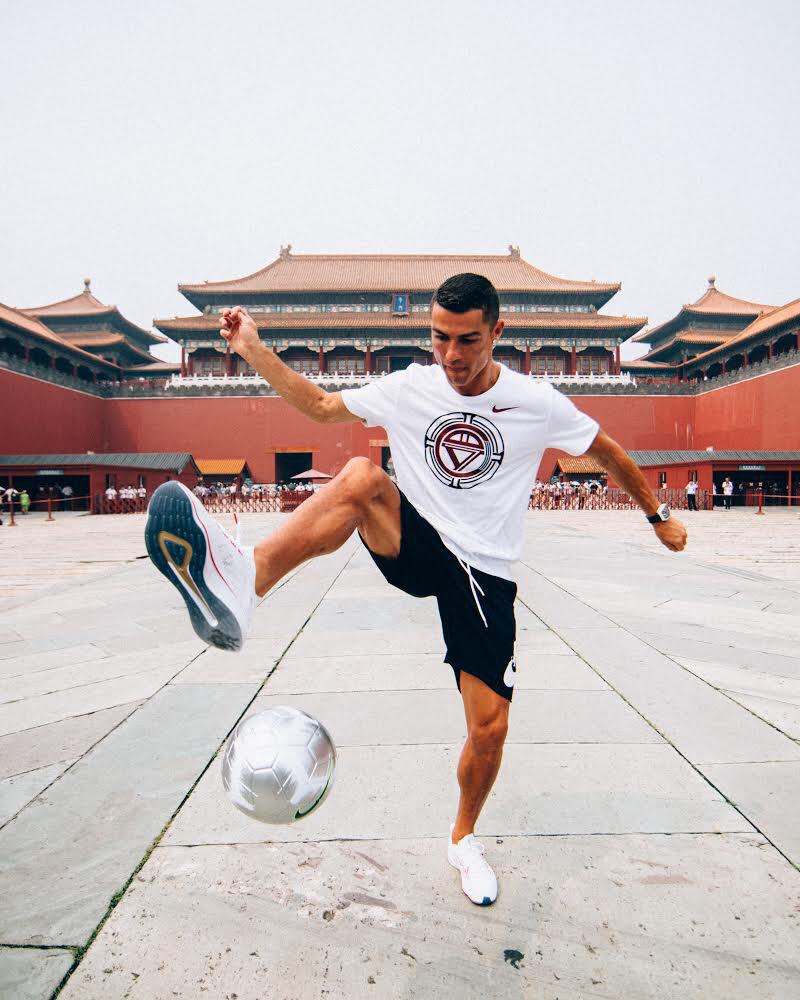 Excited to be back in China! Ready to inspire the future of football 🇨🇳 ⚽️ 
#NikeFootball #CR7 #CR7Tour