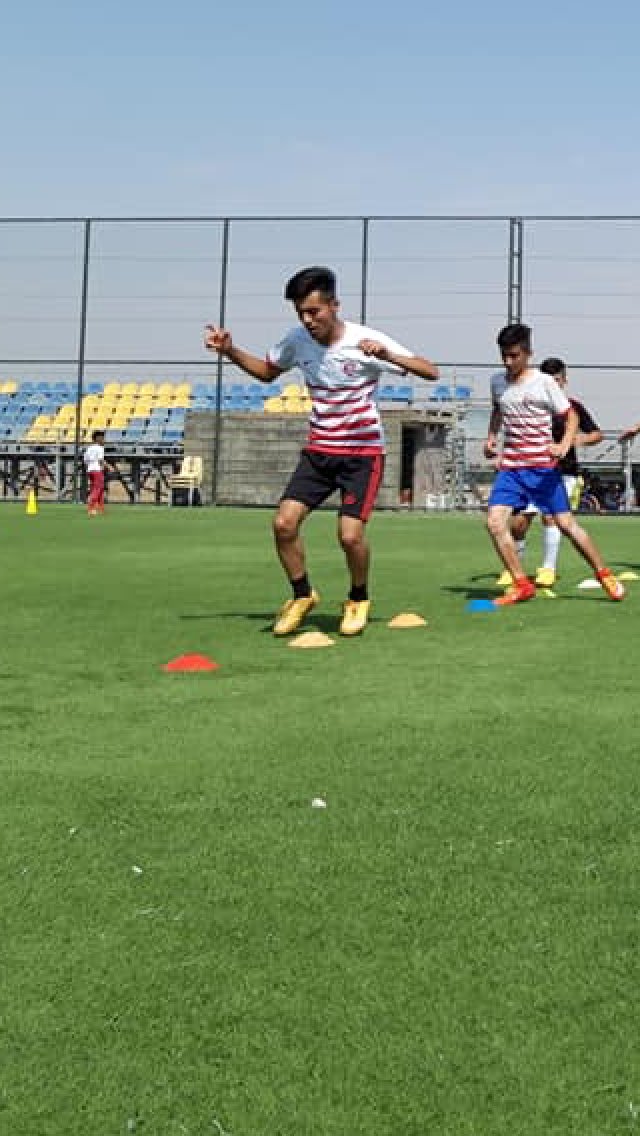 Helalsoran2's tweet photo. İn training 💪🙏👍🏻 . #helalsoran #tbt #turkey #turkishplayer #nike #adidas https://t.co/aZJ9EUSvHR
