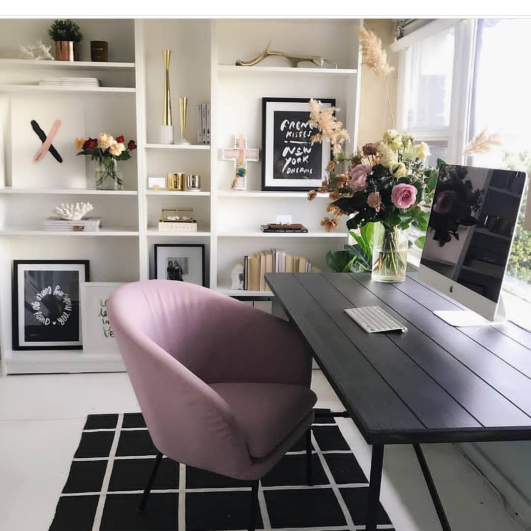 SparkleWriters's tweet photo. Do you have a writing space? Are you aware that where you write can encourage you to write often and write better?
It will be nice to have a place where you go to do what you know how to do best without interruption.
This post will help you create one.
#SparkleTips https://t.co/tyd42nlFSZ