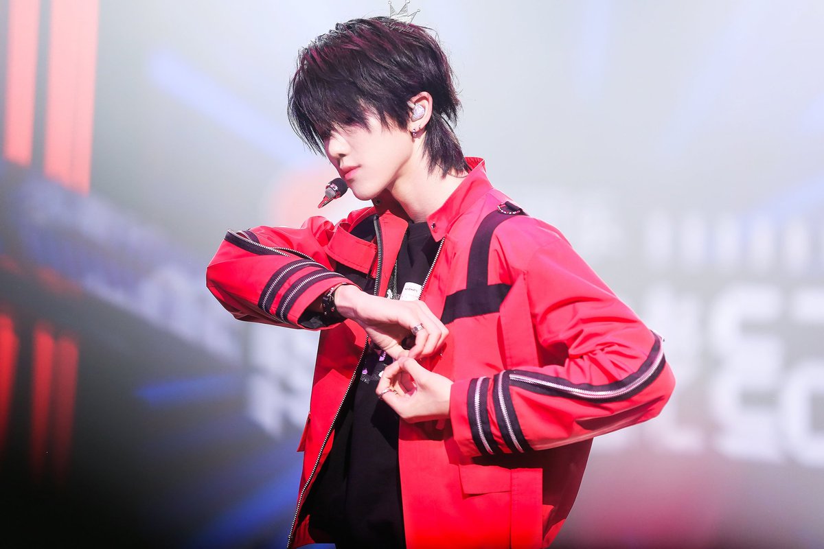 HQ] 180523 THE8 performing #CLAP Chinese version at 潮音战纪 (Chao