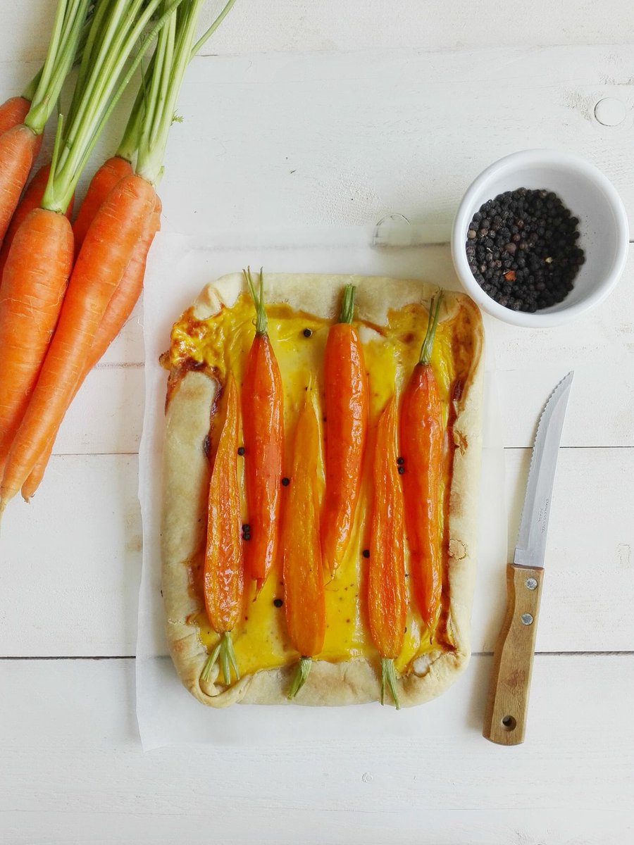 Buon pranzo!! Noi oggi gustiamo la #tortasalata con #carote #asiago e #zafferano preparata da Jessica de <a href="/Lacasaperdue/">Jessica Serra</a> 😍😍 Il gusto dolce delle carote è perfetto in contrasto con quello deciso dell’asiago!!La ricetta la trovate qui, lacasaperdue.it/2018/07/torta-…