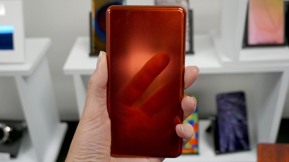 RomanGadgets's tweet photo. Glass phones are about to get really, really cool
#GadgetsandGears
https://t.co/zJ2G90MswJ https://t.co/Ps5FyPTNju