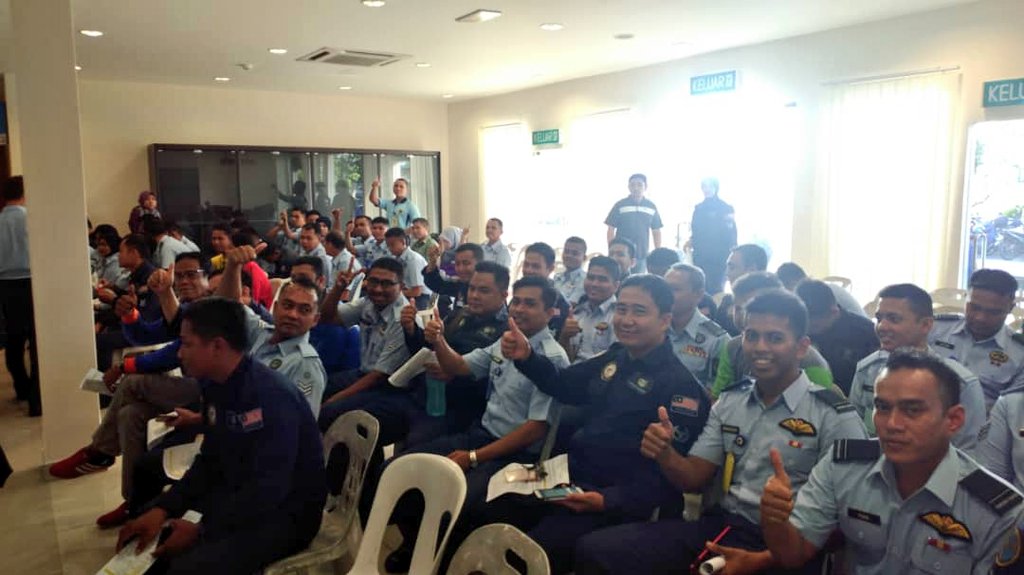 drMariah_IPP's tweet photo. 19Julai 2018:Kempen menderma darah sempena HUT TUDM ke-60 di PU Subang mencatat penyertaan seramai 322 dan 303 berjaya menderma.
@DrKoming
@airforcenextgen 
#kebajikan https://t.co/Q8gfepQta3