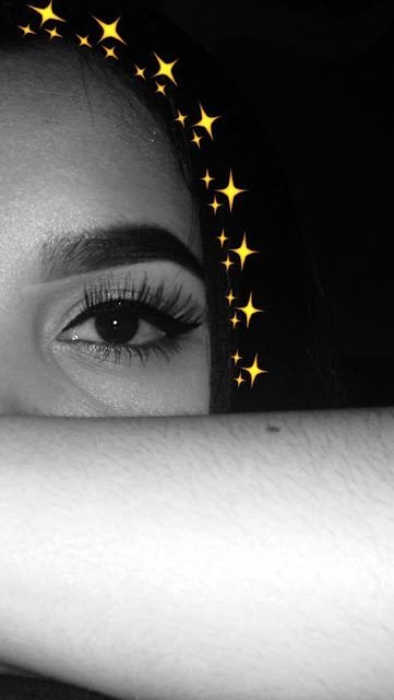 Hay algo en ti que me hace pensar dos veces las cosas.🙄💋

~Lumos💫