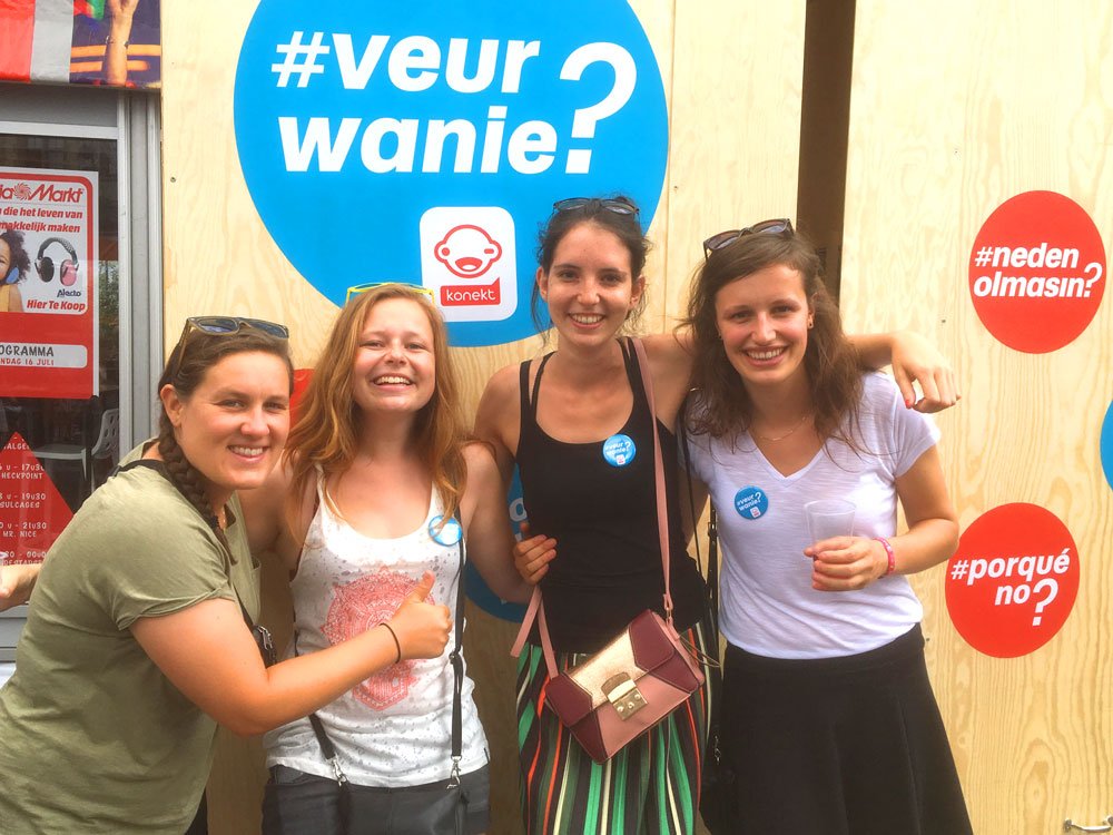 Konektvzw's tweet photo. Mensen met een beperking willen en kunnen ook een actieve rol opnemen in de samenleving. Daarom zeggen wij #veurwanie. Doe mee, draai de knop om en ontdek onze videobooth op vrijdag en zondag op de #Korenmarkt op de #GF18! #inclusie https://t.co/zEmGQSRw6w https://t.co/24KxTDsPiI