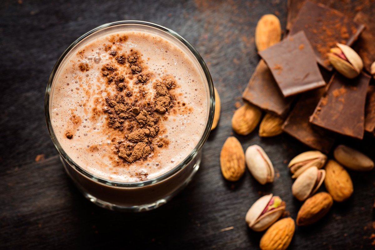 dadaschops's tweet photo. The exciting crunch and chocolaty flavour of Kit Kat makes it a great hit among our guests!!

We serve a variety of chocolate shakes!!

Take your pick!!

#dadaschops #chocolateshake #beattheheat #summercooler #indiandrinks #sector18noida #drinks #noidadiaries https://t.co/KwmpfkboJJ