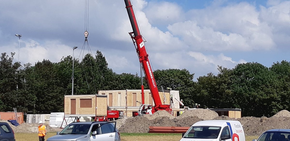 Jan Snel is gestart met de bouw van 56 woningen te Appingedam. In week 47 opleveren en later weer herplaatsen op een nieuwe locatie. Dat noemen wij een knap staaltje circulaire economie. #Circulair #JanSnel