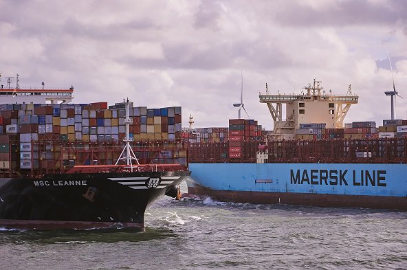 PortTechnology's tweet image. Maersk and MSC Invite New Carrier #PTIDaily SEE MORE: bit.ly/2JGmoJO

@MaerskLine @ZimShipping #shipping #traderoute #globaltrade