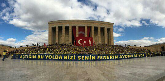BAHADIR_AKBABA's tweet photo. #DünyaFenerbahçelilerGünü kutlu olsun! 💙💛 https://t.co/Np1QryntWL