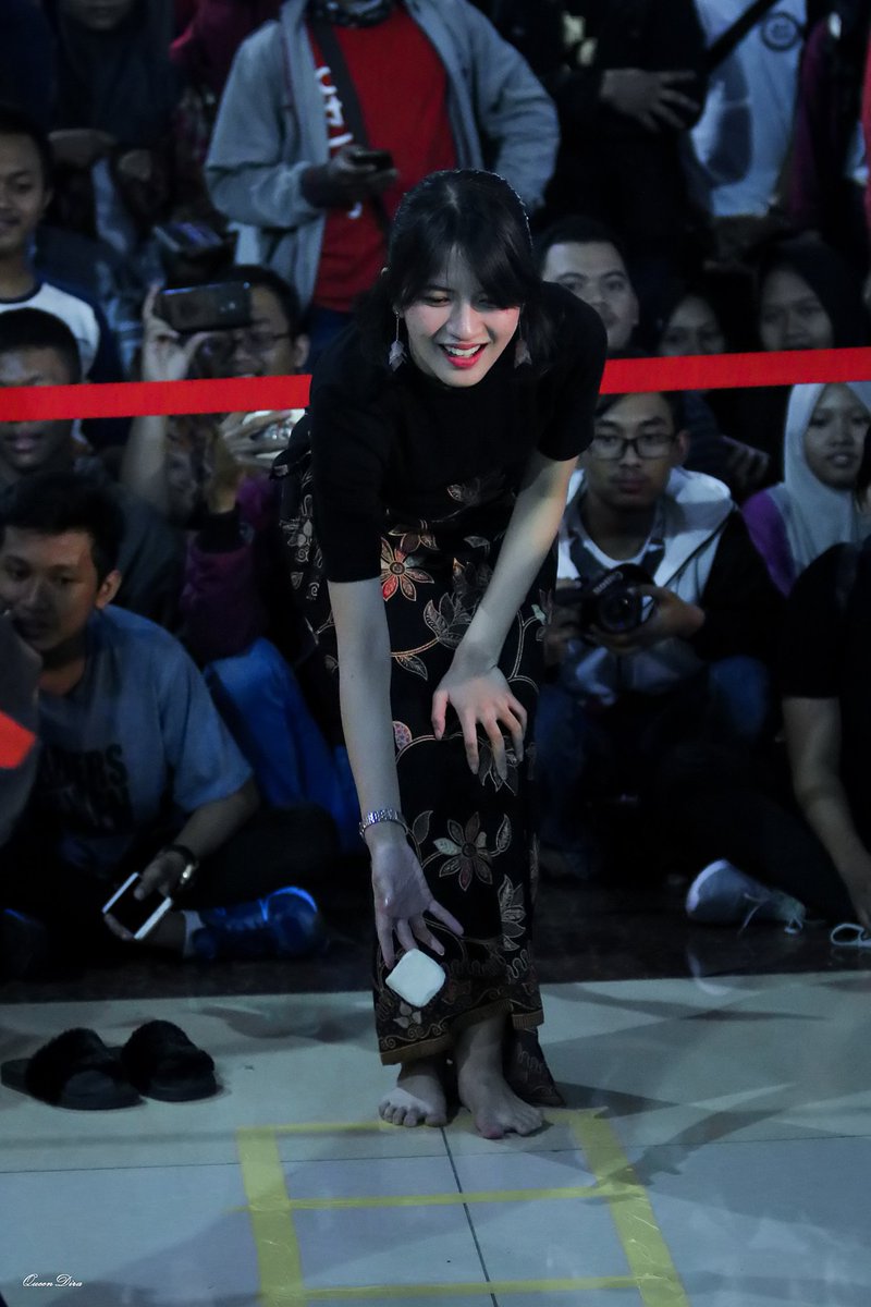 Lempar yg bener...
<a href="/Viny_JKT48/">RVF is not here</a>
