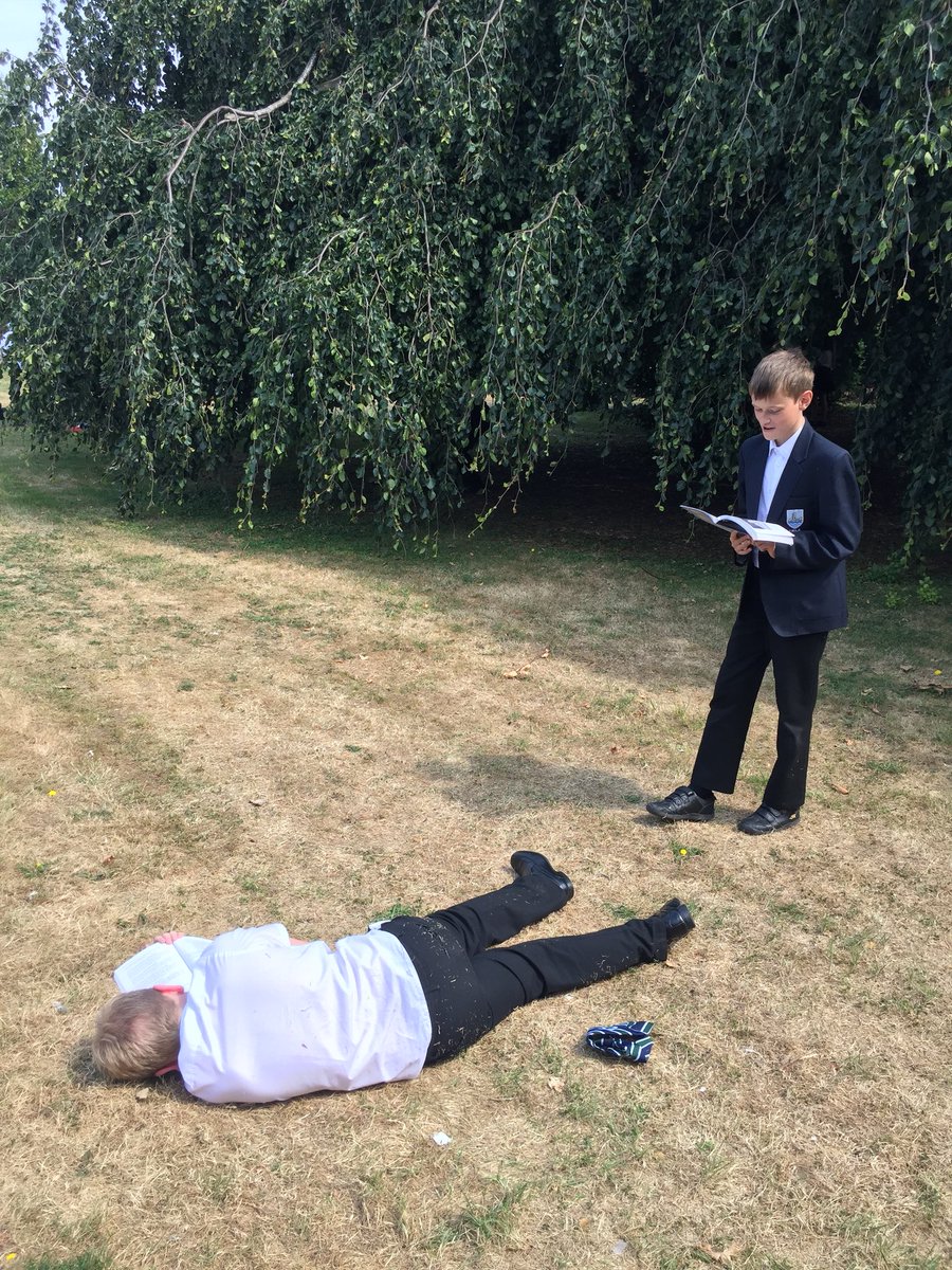 CWLCandSF's tweet photo. Year 7 performing scenes from A Midsummer Night’s Dream in our reading garden. https://t.co/yaDzb9NY9V