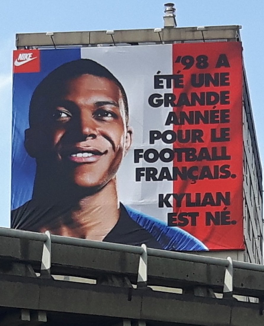 Paul Rouget on Twitter: "Inspiré de la fameuse pub @Nike pour Eric Cantona  à Manchester, cet hommage à Kylian Mbappé s'affiche sur un immeuble de  Bondy (📷 @francebleuParis) https://t.co/k7rtCHUZmj" / Twitter