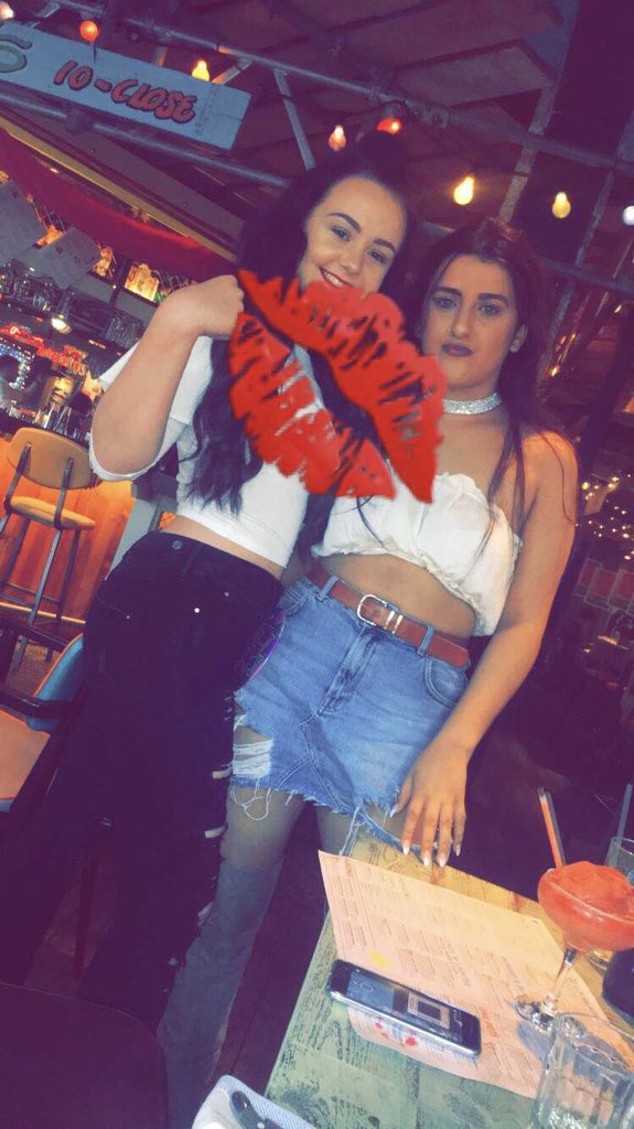 chantelcroft's tweet photo. Happy birthday to my babes @sharrisx_ last night wasn’t great but tonight will be🤪🥂🎂☺️ loveyouxxxxxxx https://t.co/80ycNVA5Io