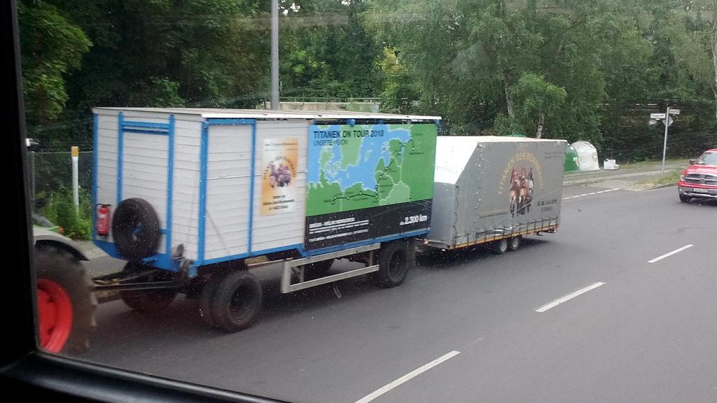 RonnyBerBra's tweet image. Titanen der Rennbahn in 2 Monaten wollen sie in Russland sein. #derwegistdasziel