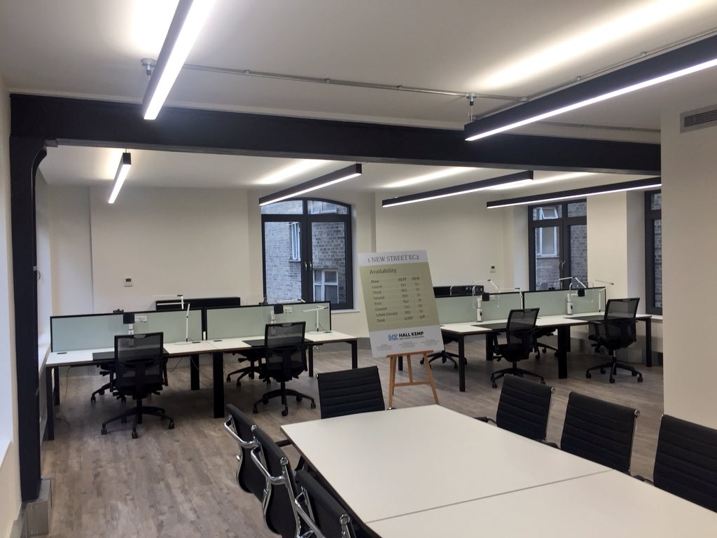 Reesa_UK's tweet photo. Great launch at 1 New Street, EC2 yesterday. Very smart and modern refurbishment with small floorplates of c.800 sq ft. Thanks @Hallkemp for showing us around and for drinks afterwards @MacandWild #TheCity #LiverpoolStreet #refub #officspace #openplan #fitted #GMSestates https://t.co/UBpLSLSUdy