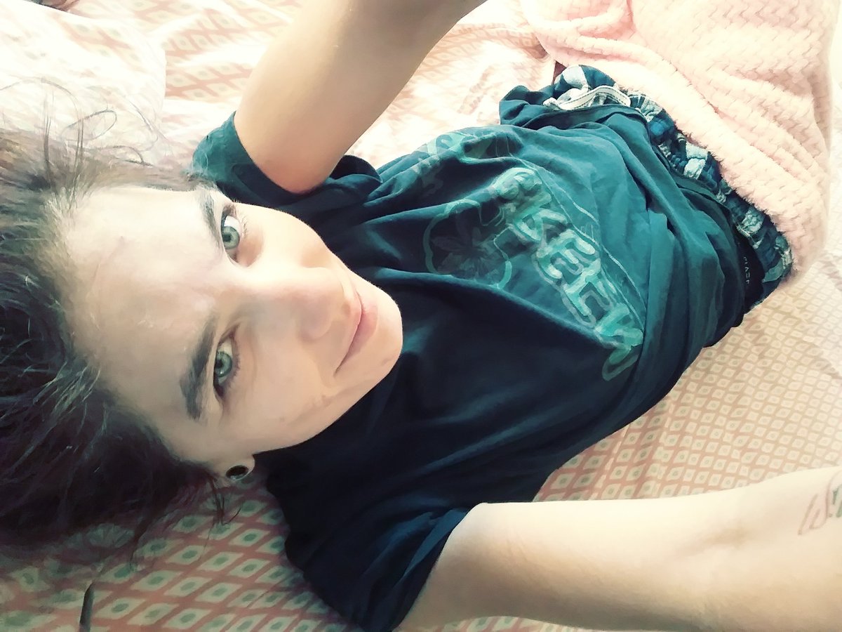 BfaceMz's tweet photo. Morning guys! #buymynudes #paytowin #prettygirl #igetnakedforyou https://t.co/zx8VWw1EAI