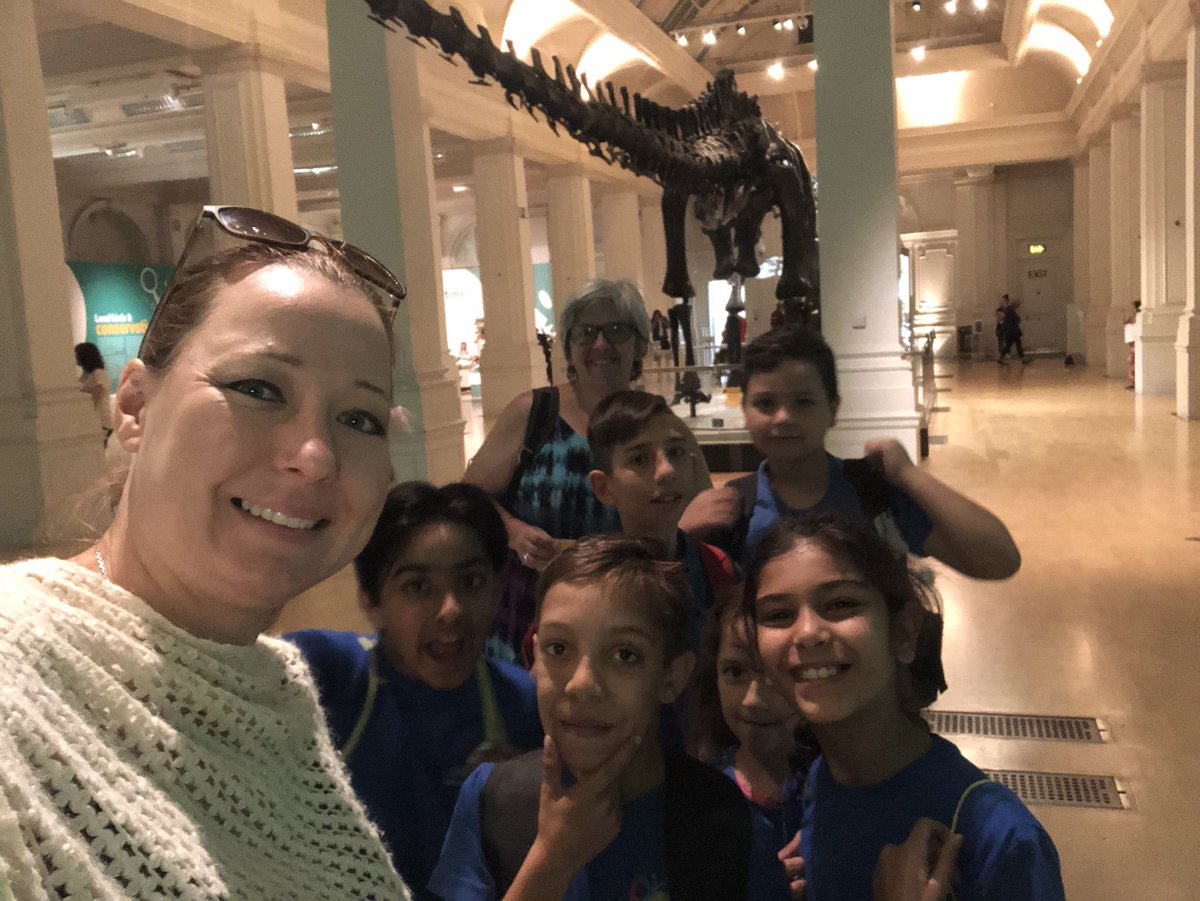 RuthiesRock's tweet image. #NurtureClass had a great time meeting Dippy @BM_AG #DippyOnTour #EdgewickonTour #EverybodyWalktheDinosaur