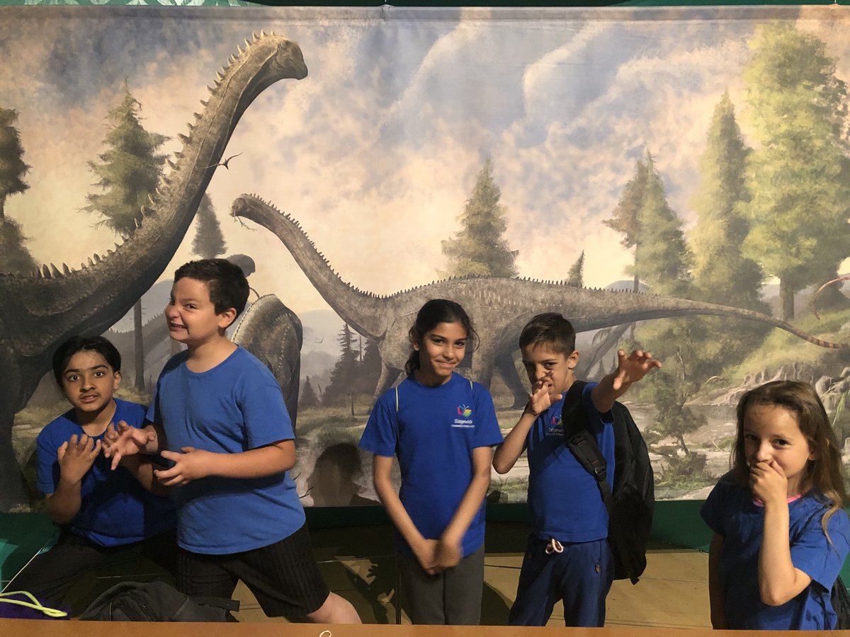 RuthiesRock's tweet image. #NurtureClass had a great time meeting Dippy @BM_AG #DippyOnTour #EdgewickonTour #EverybodyWalktheDinosaur