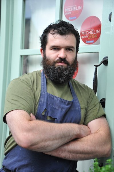 moldfoodfest's tweet photo. A MICHELIN-starred chef will join the stellar line-up at @moldfoodfest

Stephen Stevens, who runs @The_oldbutchers &amp; claimed Anglesey's first Michelin star, is to cook up a treat for visitors, joining @lisafaulkner1 on day two of the festival, Sunday September 16. https://t.co/NvzH1WrbTz