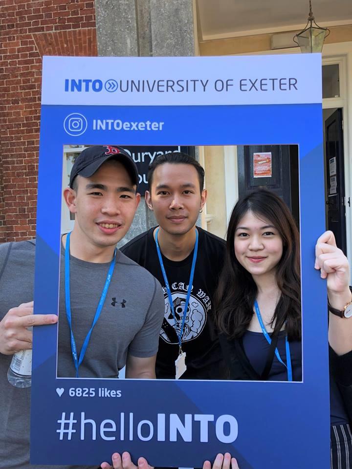 INTOStudy's tweet photo. #TBT to the Welcome Party at @INTO_Exeter, where lots of  our #INTOfriends attended and couldn't wait to get a photo with the #helloINTO frame!

If you have anymore photos that we haven't seen, show us them below.

#INTOStudy #INTOUEA #UEA https://t.co/ighys1xS6A
