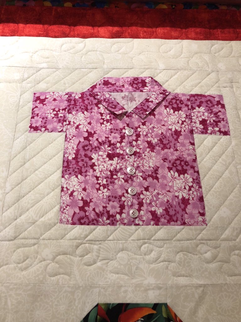 PeacefulHillQ's tweet image. Isn’t this the most fun summer pattern? Today is the beginning of a new custom quilt. The client will add buttons after quilting, I can’t wait to see it all done! #customquilting #superiorthreads #modafabrics