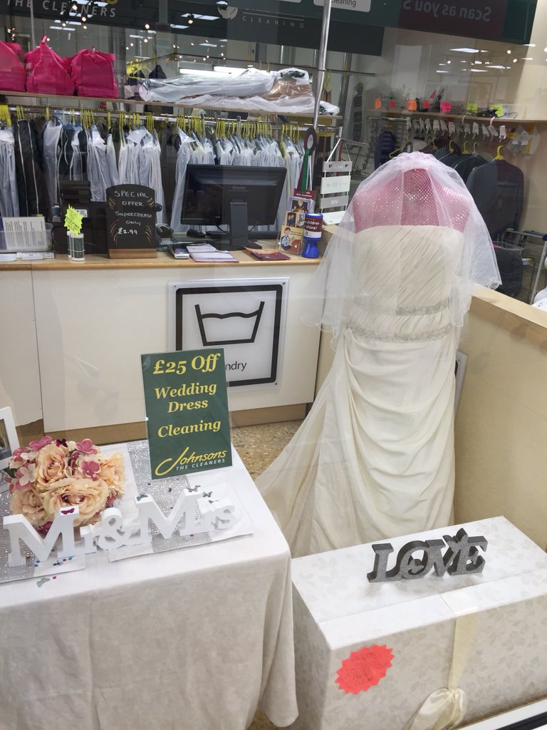 CleanersJohnson's tweet image. Great offer for brides £25 off we also box ur dresses offer finishes  30/09/18