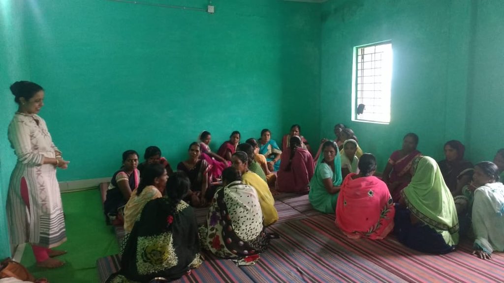 TRIFoundation's tweet photo. Our CLF (cluster level federation) members took part in a visioning exercise to identify areas of improvement in their villages. Our team member Pawan Bhaise shares pictures from Samnapur, #MadhyaPradesh

@NeetaPawan https://t.co/MQQa2EShCw