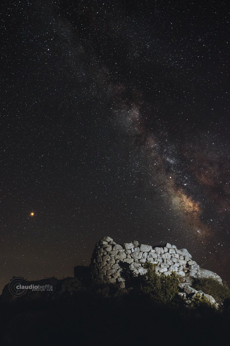 "Nuragic Mars"
#Sardinia, the Nuraghe Sa Fraigada under a starry sky where the #MilkyWay and the planet #Mars shine bright.
Took two days ago, on July 17th, during a time window in which Mars is particularly well visible (last time in 2003).
<a href="/ricohimaging_jp/">ペンタックス (PENTAX by RICOH IMAGING)</a> <a href="/OPOTY/">Outdoor Photography</a> <a href="/on_landscape/">on_landscape</a>
