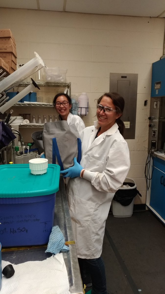 rockinrobin03's tweet photo. Our students Maggie (left) and Jessica (right) are equally as invaluable in the lab as they are in the field. #StudentsMakeScienceHappen #Foodweb #GreatLakesLab @DrPlanktonguy @FishOceansCAN https://t.co/o7MUl30ANA
